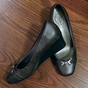 Life Stride Wedge Shoes size 7 dark gray
